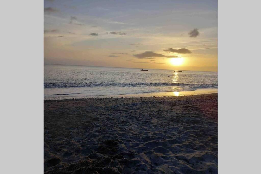 勒卡尔贝Maenorah 30S De La Belle Plage Carbetienne公寓 外观 照片